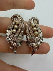 Vintage Earrings Clip On Rhinestone Boucher Signed Knot Climber Silvertone PJ