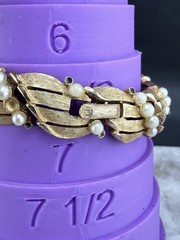 Vintage Trifari Bracelet Faux Pearls Gold Tone 7″ Signed READ