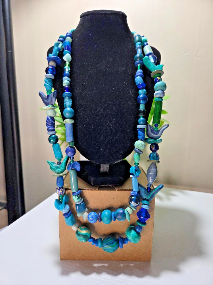Vintage 2 string 25″ Necklace-Wood carved w/glass/plastic/stone beads Slvr Clasp