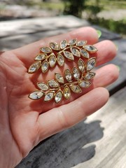 Vintage Kenneth Jay Lane KJL Goldtone Crystal Leaf Rhinestone Clip on Earrings