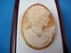 18 KT. GOLD HANDMADE CAMEO BROOCH-PENDANT MADE IN ITALY 6.2 GRAMS 37X29 MM