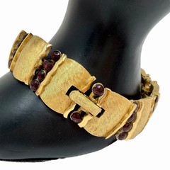 Vtg Trifari Brushed Gold Tone Panel Bracelet Faux Garnet Color Stones 1955–1969