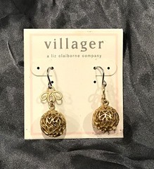 VINTAGE Set of LIZ CLAIBORNE-Villager gold-tone filigree ball dangle earrings