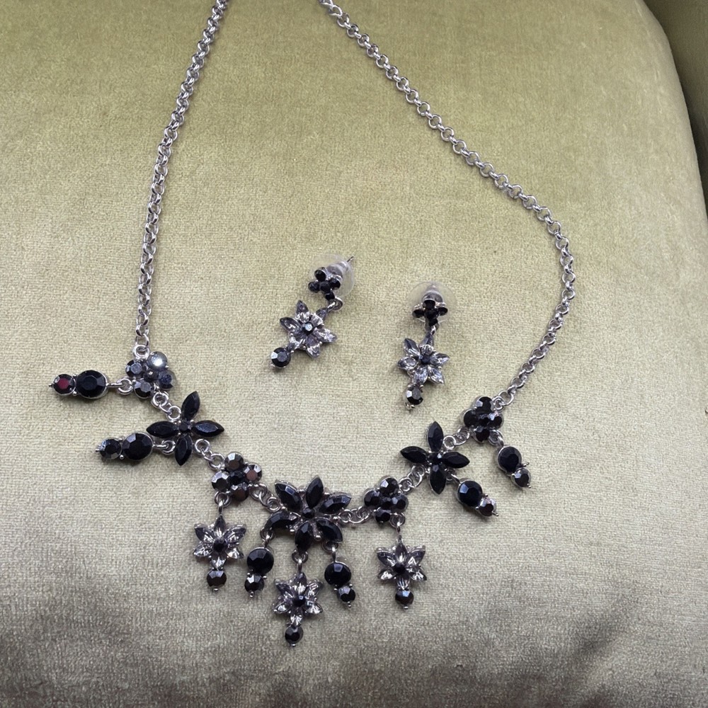 Vintage Style Black Rhinestone Choker Necklace Earrings Set Floral Prom Goth
