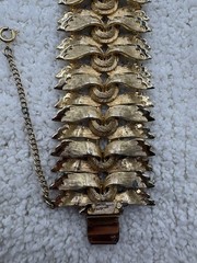 Vintage Francois Wide Gold Tone Ribbon Link Bracelet Textured Statement Panel