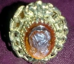 Whiting And Davis Amber Cameo Ring Signed Gold Chain Boarder Vintage 7.5