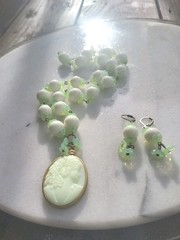 SALE! VINTAGE URANIUM LADY CAMEO PENDANT 1930’S URANIUM GLASS BEAD NECKLACE SET