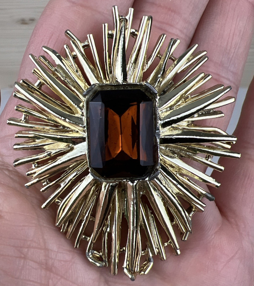 Vintage Celebrity New York Starburst Gold-Tone Amber Colored Stone Pin Brooch