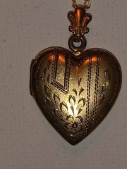 Antique Edwardian Sweetheart C-Clasp Bow Locket & Heart Necklace Lot – As-Is