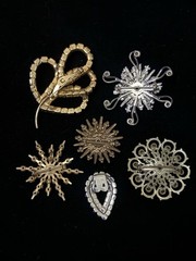 Vintage Lot Of 6 Rhinestone Brooches Unsigned All Wearable Estate Jewelry