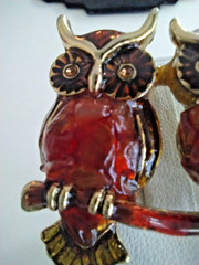 Vintage Liz Claiborne Owls Brooch Stone Enamel Gold Tone Bird Animal Signed