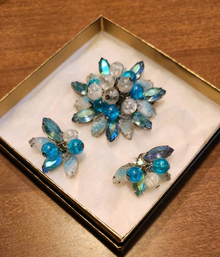 Vintage Juliana D&E Set Rhinestone Aurora Borealis Teal Blue Brooch Earrings