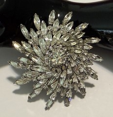 Vintage Signed Weiss Clear Rhinestone Domed Pinwheel Navette Brooch 3” – READ
