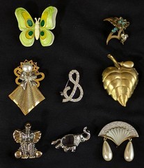 Vintage To Modern Lot Of 8 Brooches, Gold Tone, Silver Tone, Rhinestone