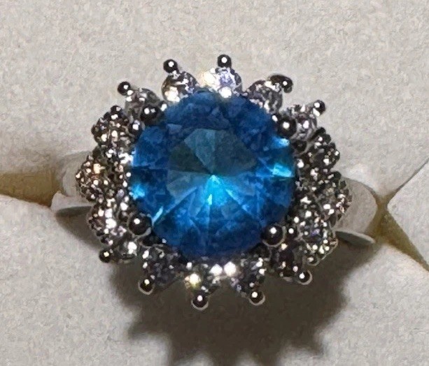 Vintage Sterling Silver White And Aqua Cubic Zirconia Stones size 7.25 4.77g