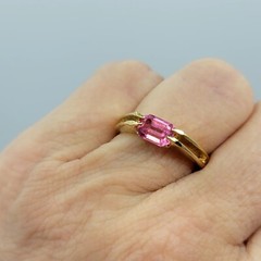 Vtg Sz 9 Ring Sm Pink Cubic Zirconia 18KGE Stackable Fashion Jewelry StySm3