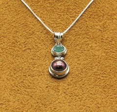 Vintage Sterling Silver Aventurine and Man-made Pearl Pendant Necklace