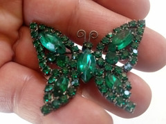 Vintage Forest Green Butterfly Brooch Navette Rhinestones Pin 2″ Unsigned Weiss?
