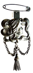 aRT NOUVEA ANTIQUE JEWELRY PIN ELITE WM LUKEY SILVER PLATE LARGE BROOCH neocurio