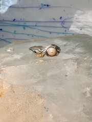 Black Hills Gold ring size 8 Pearl leaves band sterling silver women
