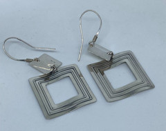 Vintage beautiful earrings Silver 925 Ukraine. Women’s jewelry. Weight 3.51 g.