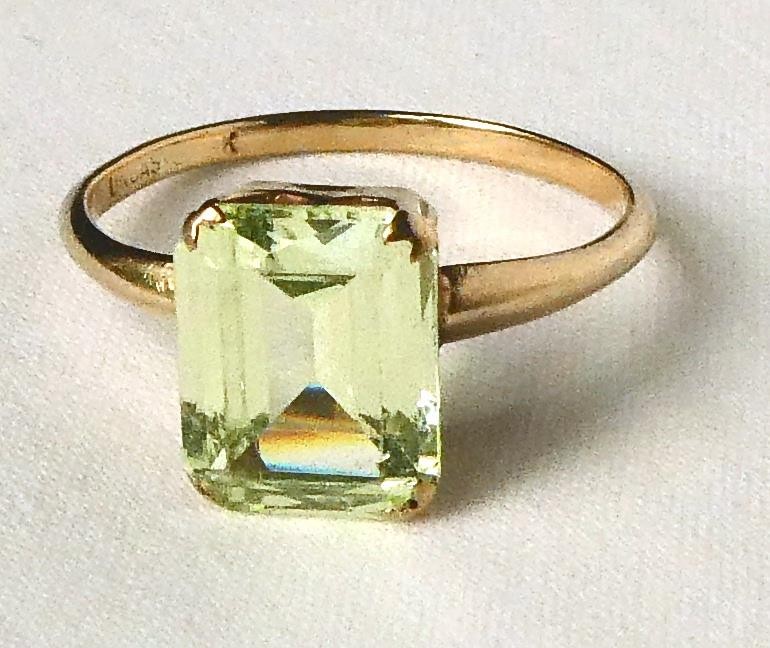 Vintage 1940s Uncas 10k Gold Lime Green Spinel Ring Nice Bright Color Size 7.25