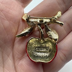 Gerrys Vintage Red Enamel Apple Brooch Gold Tone Branch Green Leaves Pin