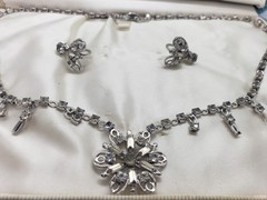 Vtg Glamour Jewels By Lustern Rhodium Plated And Rhinestone Necklace Set In Box