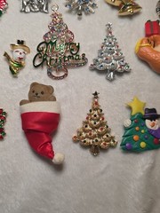 Lot Of 23 Christmas Brooches Pins Holiday Snowmen Trees, Etc Enamel Rhinestone