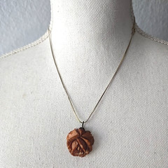 Vintage Carved Rose pendant Gold Tone Chain Necklace 18″L