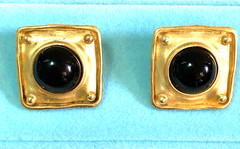 Vtg Goldtone Earrings 1 in sq with B1K 1/2″ Round Cabochon in Bezel & Post Backs