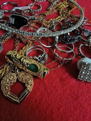 44-Piece Estate Jewelry Collection – Mixed Fashion Jewelry – Rings, Necklaces