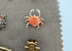 Vintage Pins Animal Theme Dog, Seal, Elephant, Crab Some Marked – Lot of 15