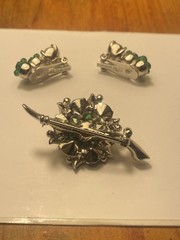 Vintage Eisenberg Ice Clear & Emerald Green Bouquet Brooch & clip earrings