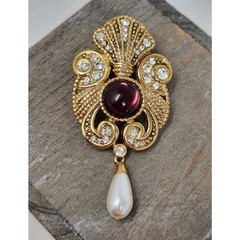 Jeff Lieb Purple Cabochon Gold Tone Brooch Pin Rhinestones Faux Pearl Drop VTG