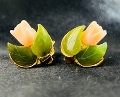 VTG Signed SWOBODA Genuine Carved Jade Coral Flower Brooch Pin Clip Earring Lot
