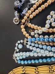 vintage costume jewelry lot of 28 in beautiful box