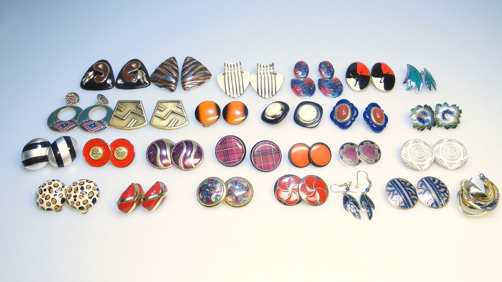 26prs Vintage 80s + Earrings Enamel Colors Button Huge Lot