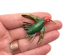 Vintage Signed MMA Metro Museum of Art Green Red Enamel Hummingbird Brooch Pin