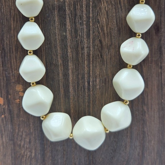 Signed Avon 1986 Modern Art Necklace Abstract Cream Beads Single Strand Vintage