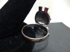 VINTAGE METAL ALLOY OWL RING W/ FACETTED BLACK ONYX LIKE EYES AND CLUSTER BODY
