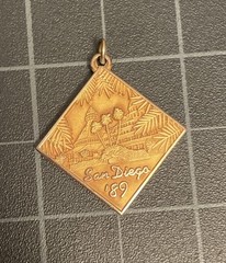 NICE! VTG MERCURY OUTBOARDS DEALER CONGRESS 1989 SAN DIEGO CHARM GOLD FILLED GF