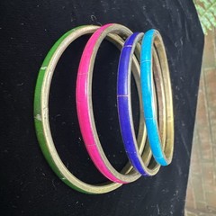 Vintage 1970s Boho Bangle Bracelets Set of 4 Brass Inside Resin Boho Jewelry