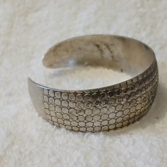 Vintage Silver Tone Hammered Cuff Bracelet Wide Adjustable Hexagon Pattern