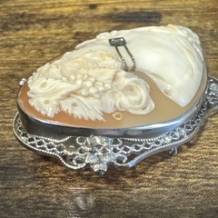 Vintage 14K Solid White Gold Cameo Brooch Pendant – Filigree, Diamond, Flowers