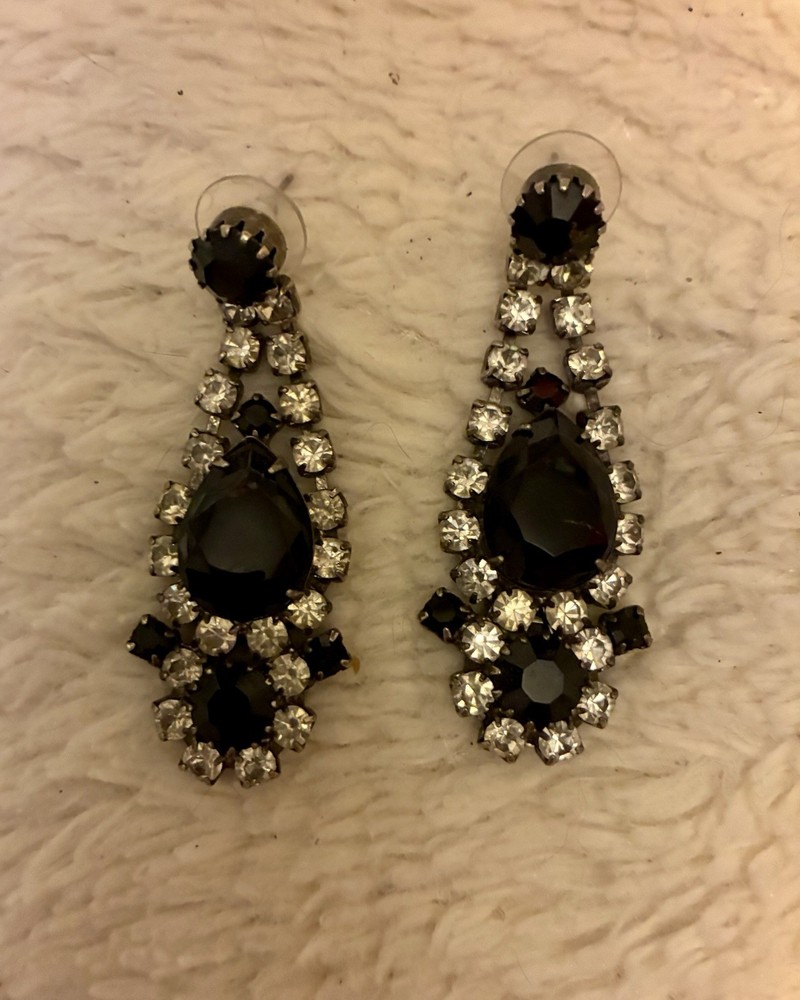 VINTAGE RETRO DANGLE CHANDELIER EARRINGS WITH BLACK AND CLEAR RHINESTONES