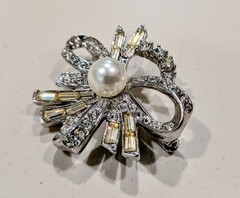 Vintage Silver Tone Starburst Bow Brooch Faux Pearl Baguette 50s Rhinestone Pin