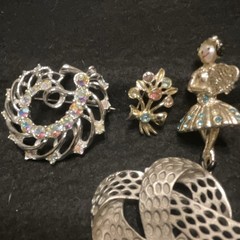 Vintage Lot 5 Silver Tone/Gold Tone Pin Brooches AB Rhinestone Faux Pearl Bow