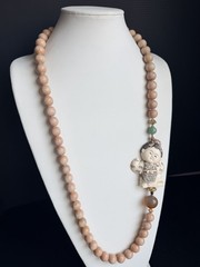 Vintage Necklace Pink Gemstone Flatback Carving Asian Figure 36” RO-DO NOS BL