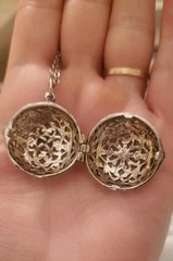 Sterling Silver JEZLAINE Amethyst Solitaire Filigree Locket Pendant Necklace